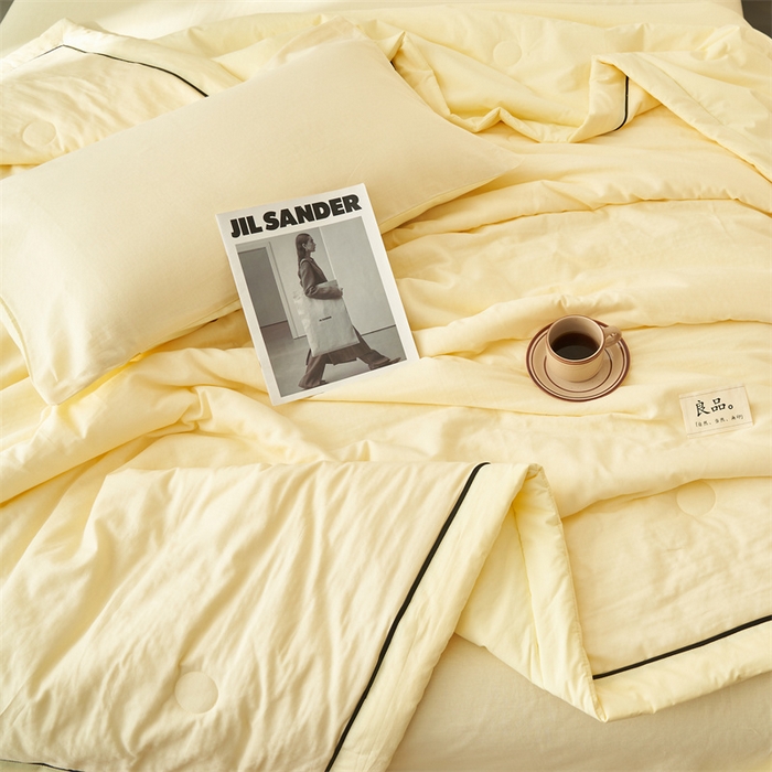 91家纺网 家纺一手货源 找家纺 2025新款新款A类纯棉双层纱大豆夏被四件套全棉空调被 鹅黄