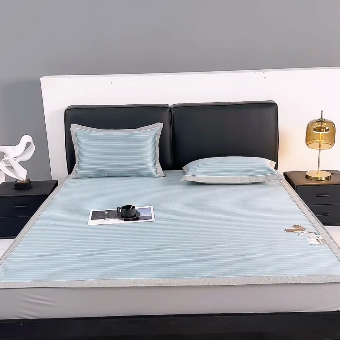 91家纺网 家纺一手货源 找家纺 小牛席业 2025新款新款无印风纯色凉感冰丝席系列-床笠款 蓝色