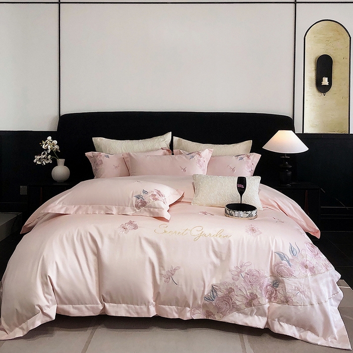 91家纺网 家纺一手货源 找家纺 2025新款全棉50s绣花刺绣款四件套 朵卿-粉