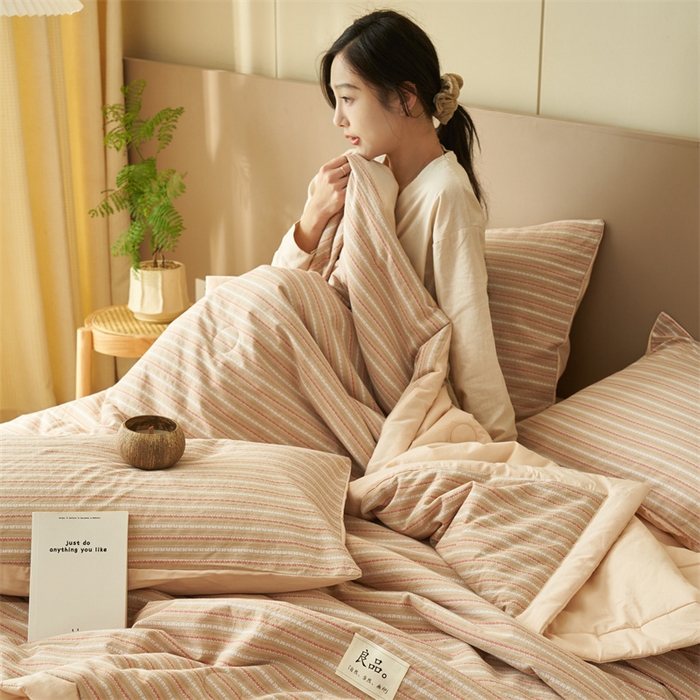 91家纺网 家纺一手货源 找家纺 金鹰 2025新款A类纯棉提花条纹水洗棉大豆全棉夏被空调被四件套 条纹-卡其