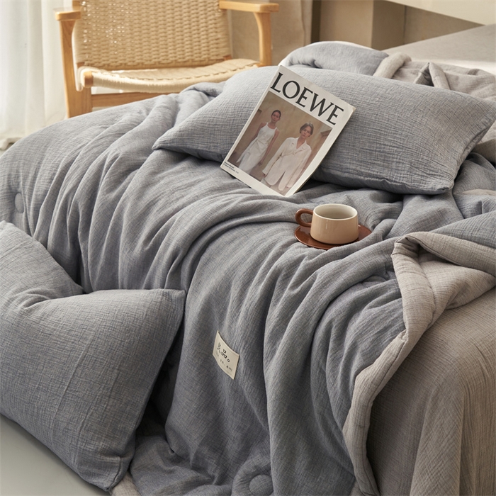 91家纺网 家纺一手货源 找家纺 金鹰2025新款A类纯棉皱皱纱大豆夏被四件套全棉夏凉被空调被 皱皱纱-复古蓝