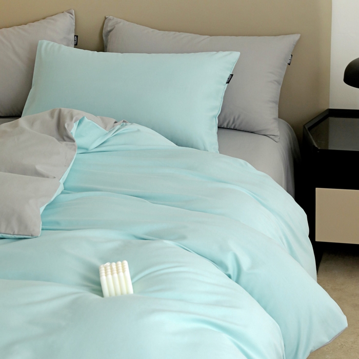 91家纺网 家纺一手货源 找家纺 2025年纯色双拼60支纯棉被套 婴儿蓝+浅灰
