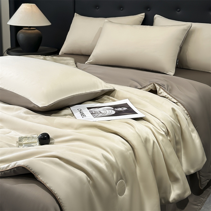 91家纺网 家纺一手货源 找家纺 金鹰 2025新款A类莱赛尔50天丝拼色空调被大豆夏被四件套 香槟金