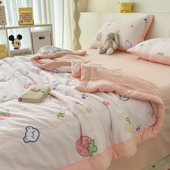 91家纺网 家纺一手货源 找家纺 梦舒羽2025新款小清新系列水洗棉夏被 草莓日记