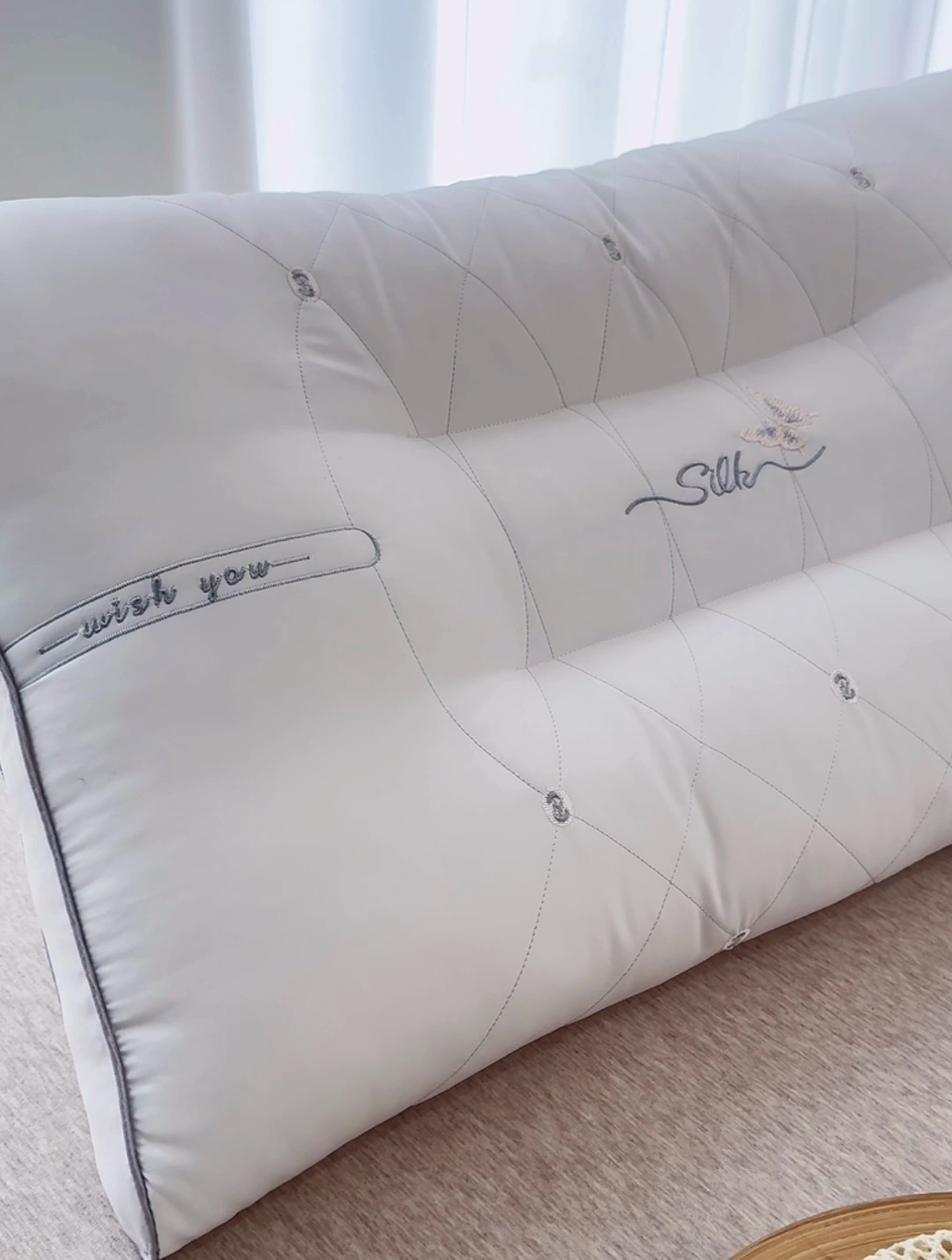 91家纺网 家纺一手货源 找家纺 （总）蚕阿婆2025新款扁平低枕护颈助睡眠枕