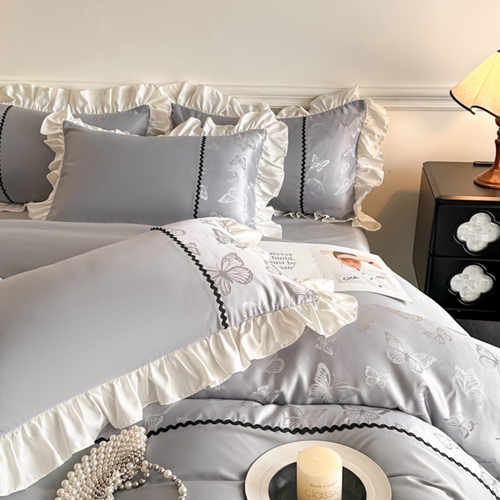 91家纺网 家纺一手货源 找家纺 米彩家纺 2025新款A类水洗真丝亮光浮雕花边四件套 浅灰