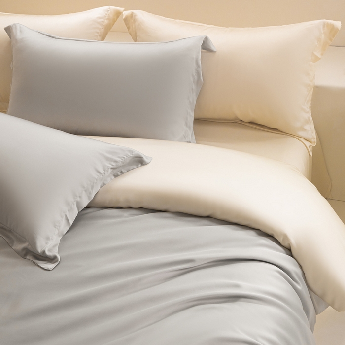 91家纺网 家纺一手货源 找家纺 涵宸家纺 2025新款天丝-天丝棉-纯色四件套-场景2 时尚灰+象牙白