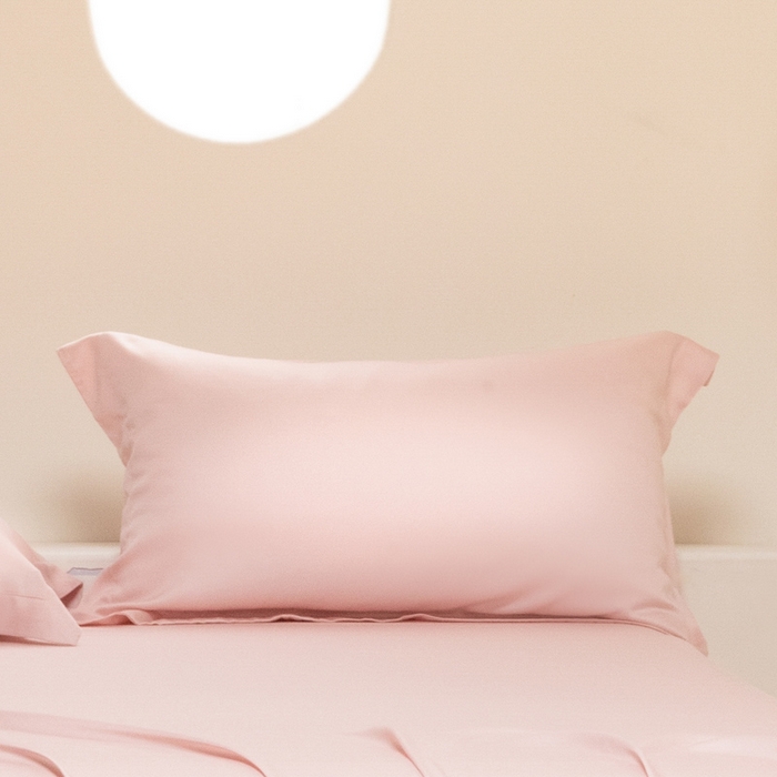 91家纺网 家纺一手货源 找家纺 涵宸家纺  2025新款天丝-天丝棉-纯色单枕套-场景2 枕套-玫瑰粉