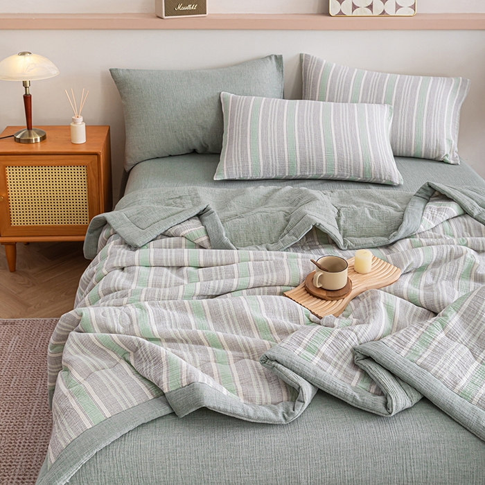 91家纺网 家纺一手货源 找家纺 吾诺 2025 全棉色织泡泡棉双层纱夏被大豆夏被全棉夏被四件套被子被芯 绿灰条