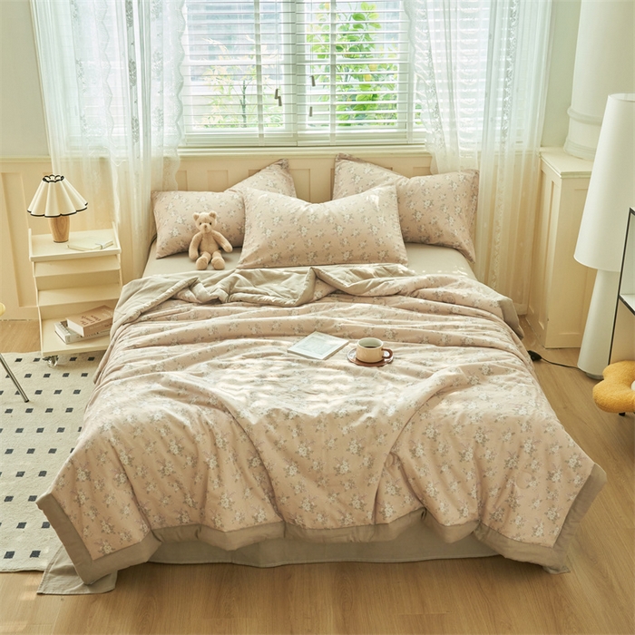 91家纺网 家纺一手货源 找家纺 金鹰 2025新款A类纯棉双层纱大豆夏被四件套全棉夏凉被空调被 浪漫回忆