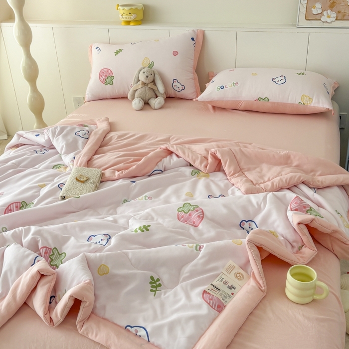 91家纺网 家纺一手货源 找家纺 梦舒羽2025新款小清新系列水洗棉夏被 草莓日记