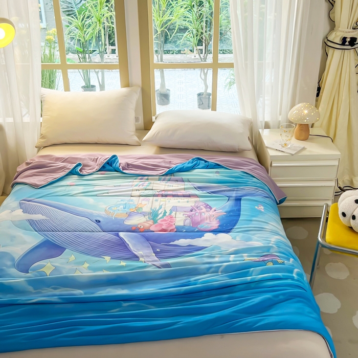 91家纺网 家纺一手货源 找家纺 大世界被王 2025年新款大版印花卡通凉感丝夏被 海底萌宠-兰