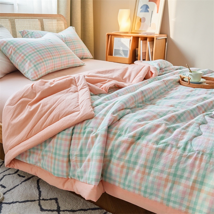 91家纺网 家纺一手货源 找家纺 2025新款A类纯棉水洗棉色织棉花夏被四件套全棉空调被夏凉被 冰激凌格