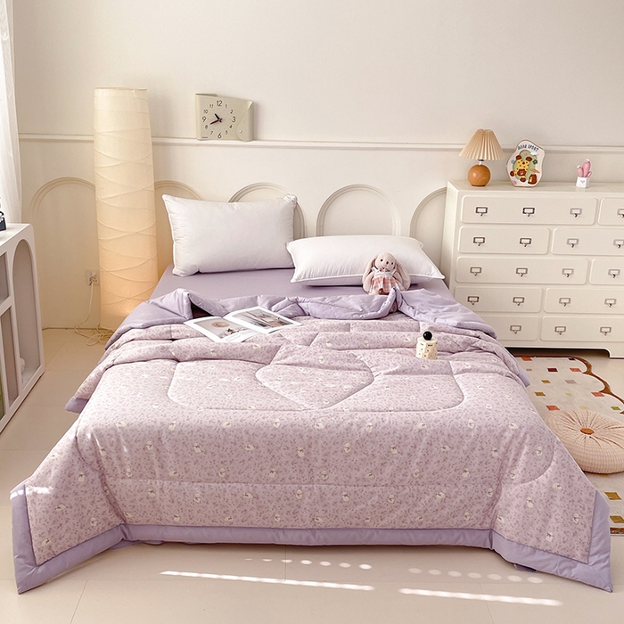 91家纺网 家纺一手货源 找家纺 宜家坊 2025新款全棉夏被碎花卡通小清新简约纯棉夏凉被夏被四件套三件套 紫色小兔