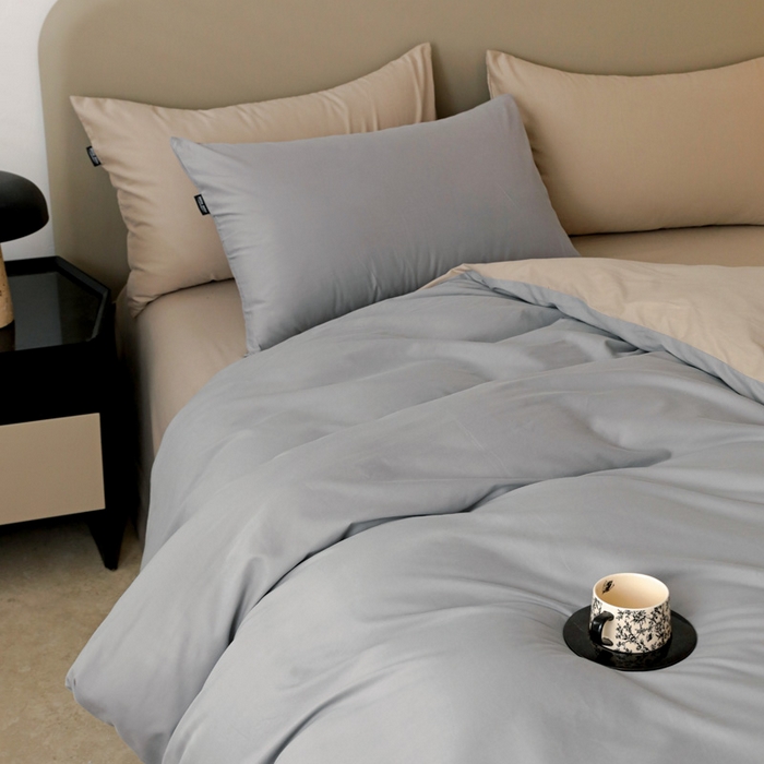 91家纺网 家纺一手货源 找家纺 2025年纯色双拼60支纯棉被套 浅灰+岩石灰