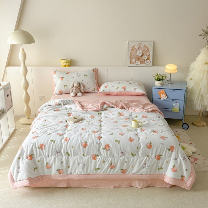 91家纺网 家纺一手货源 找家纺 梦舒羽2025新款小清新系列水洗棉夏被 苹果少女