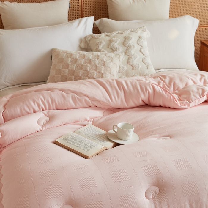 91家纺网 家纺一手货源 找家纺 易睡 2025新款提花大豆被 粉色