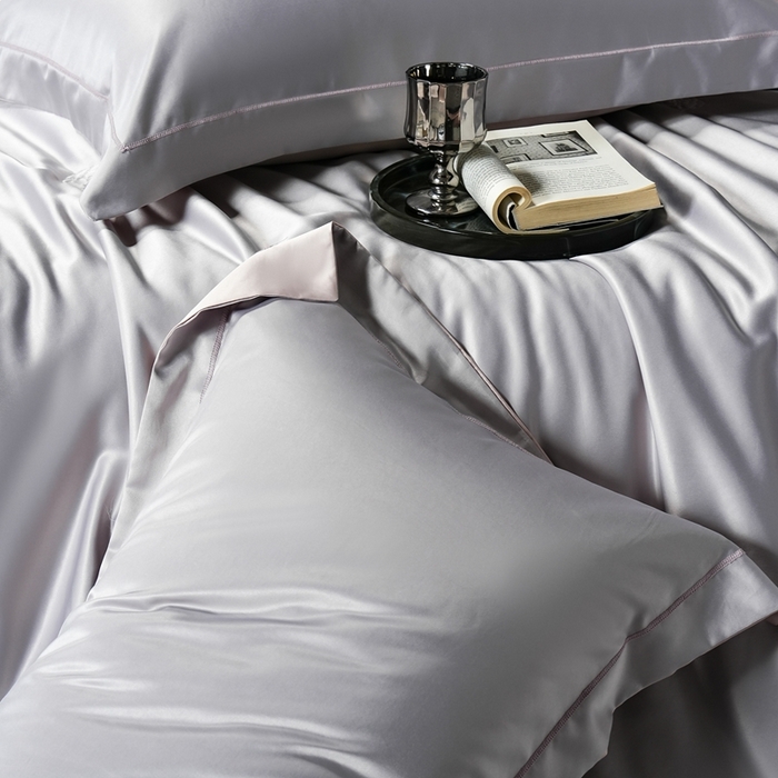 91家纺网 家纺一手货源 找家纺 丽卡家纺 2025新款凉爽鸭天丝夏被四件套 卡其+浅灰