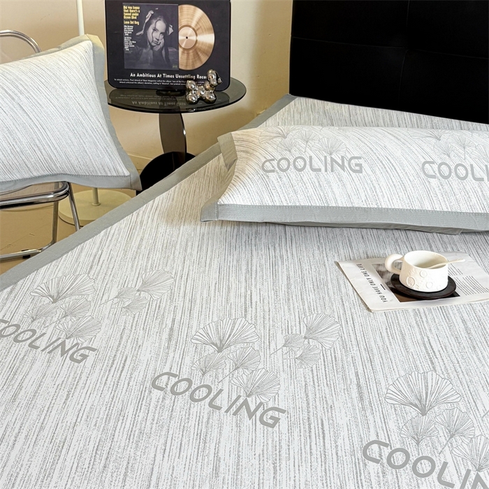 91家纺网 家纺一手货源 找家纺 （总）雯豆2025中分子PE凉感冰丝凉席三件套平铺绑带款席子