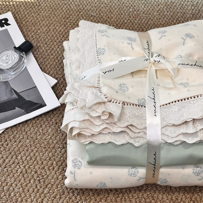 91家纺网 家纺一手货源 找家纺 荣轩家居 2025新款全棉双层纱镂空花边工艺款四件套樱桃玫瑰-蓝