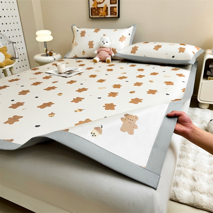 91家纺网 家纺一手货源 找家纺 雯豆2025夏季新品冰藤印花凉席三件套平铺绑带款冰丝凉席三件套 冰藤席-绑带款-奶茶王子