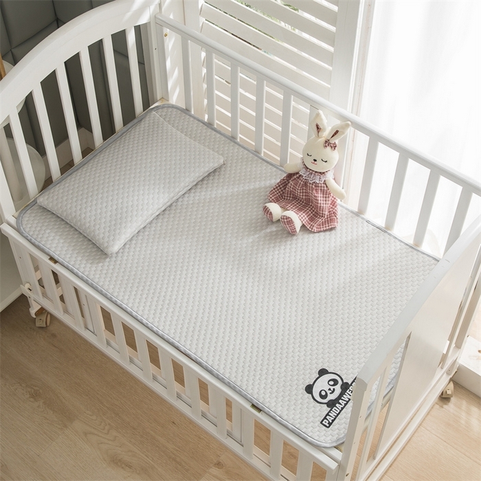 91家纺网 家纺一手货源 找家纺 宅部落 2025新款凉感豆豆儿童卡通凉席 酷熊-灰