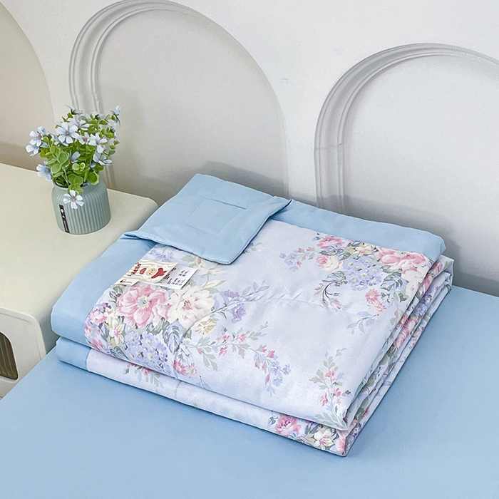 91家纺网 家纺一手货源 找家纺 宜家坊 2025新款全棉夏被碎花卡通小清新简约纯棉夏凉被夏被四件套三件套 花团锦簇