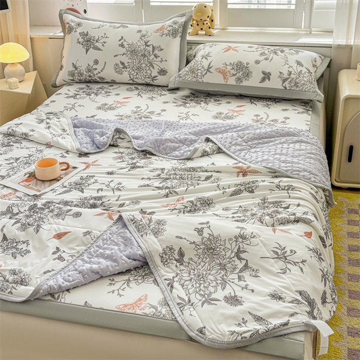 91家纺网 家纺一手货源 找家纺 雯豆2025夏季新品冰丝碳光凉席+凉感丝印花夏被四件套卡通小清新绑带席子四件套 冰丝夏被四件套-笔墨书香