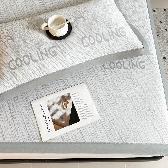 91家纺网 家纺一手货源 找家纺 雯豆2025中分子PE凉感冰丝凉席三件套平铺绑带款席子 银杏叶PE席-灰-1