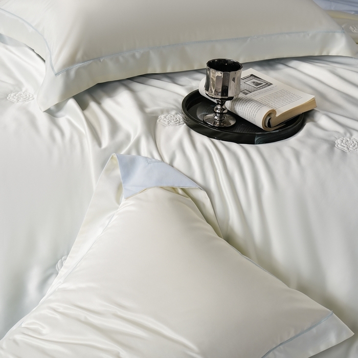 91家纺网 家纺一手货源 找家纺 丽卡家纺 2025新款凉爽鸭天丝夏被四件套 米白+水兰