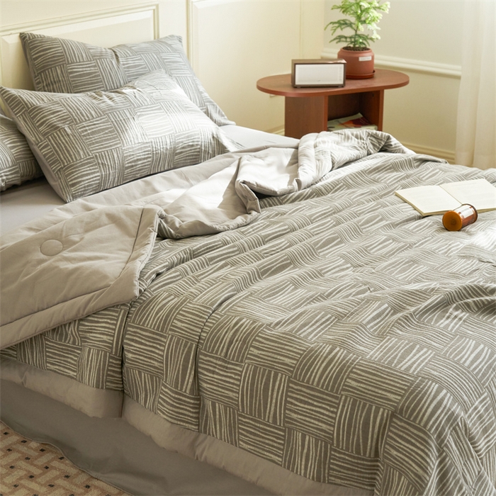 91家纺网 家纺一手货源 找家纺 金鹰 2025新款A类纯棉提花水洗棉全棉空调被大豆夏被四件套 米卡格-浅灰