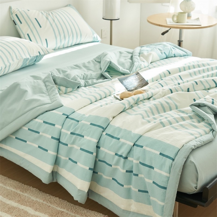 91家纺网 家纺一手货源 找家纺 金鹰 2025新款A类纯棉水洗棉三层条纹提花大豆夏被四件套 条纹-天蓝