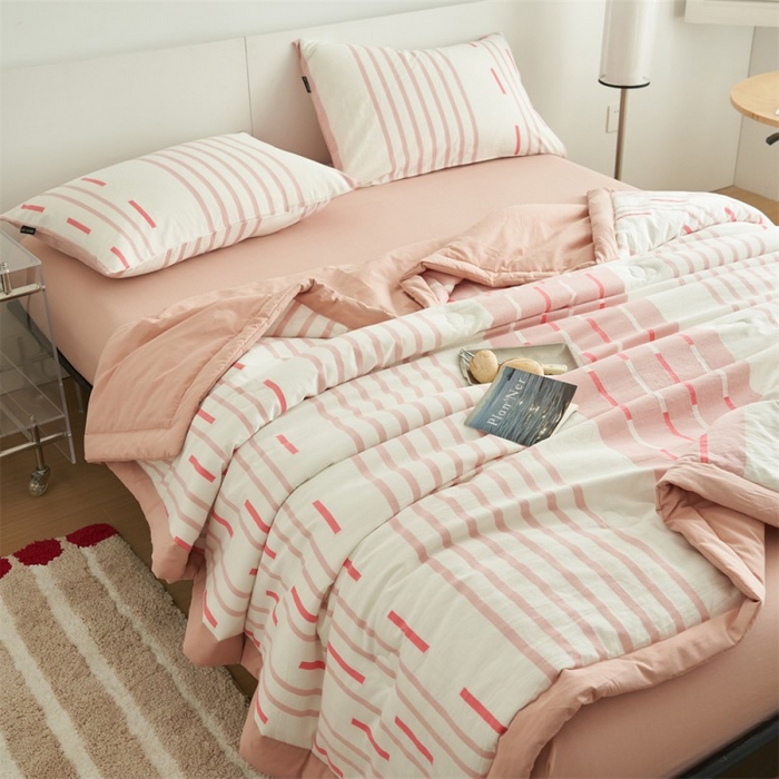 91家纺网 家纺一手货源 找家纺 （总）金鹰 2025新款A类纯棉水洗棉三层条纹提花大豆夏被四件套