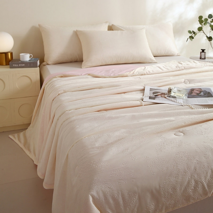 91家纺网 家纺一手货源 找家纺 品乐家纺 2025新款凉感A类可水洗抗菌冰冰被夏被夏凉被空调被被子被芯 冰冰被米纹+粉