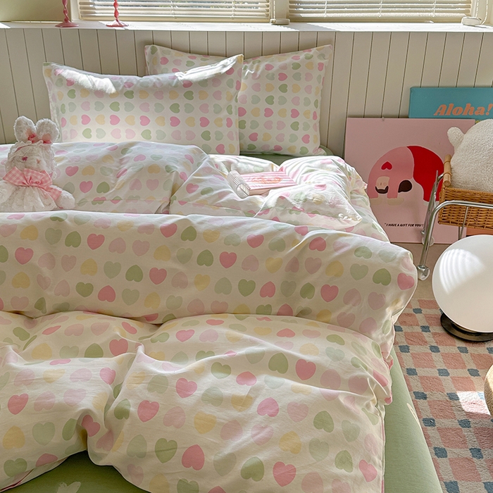 91家纺网 家纺一手货源 找家纺 麦伦家居 2025新品 全棉卡通小清新跑量款系列四件套 心心相印