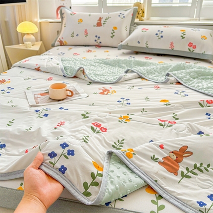 雯豆2025夏季新品冰丝碳光凉席+凉感丝印花夏被四件套卡通小清新绑带席子四件套 冰丝夏被四件套-花丛小兔