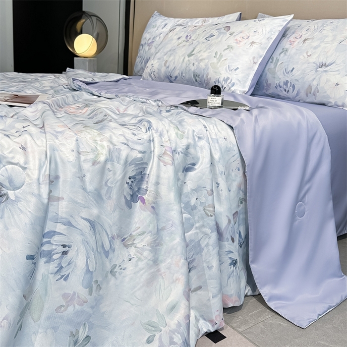 91家纺网 家纺一手货源 找家纺 笙意家纺  2025新款水洗真丝数码印花暗盒款夏被 玫丽盛宴