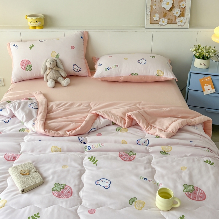 91家纺网 家纺一手货源 找家纺 梦舒羽2025新款小清新系列水洗棉夏被 草莓日记