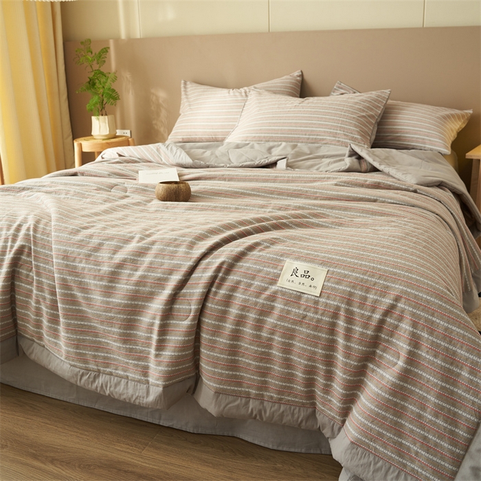 91家纺网 家纺一手货源 找家纺 金鹰 2025新款A类纯棉提花条纹水洗棉大豆全棉夏被空调被四件套 条纹-咖