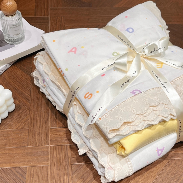 91家纺网 家纺一手货源 找家纺 荣轩家居 2025新款全棉双层纱镂空花边工艺款四件套晴日砂糖