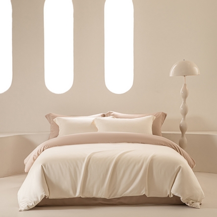 91家纺网 家纺一手货源 找家纺 涵宸家纺 2025新款天丝-天丝棉-纯色四件套-场景2 象牙白+奶茶杏