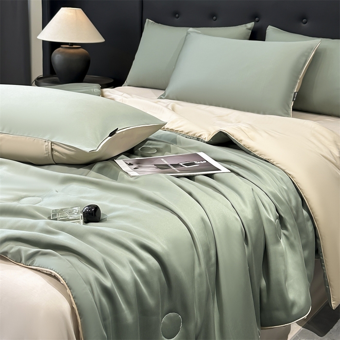 91家纺网 家纺一手货源 找家纺 金鹰 2025新款A类莱赛尔50天丝拼色空调被大豆夏被四件套 翡翠绿