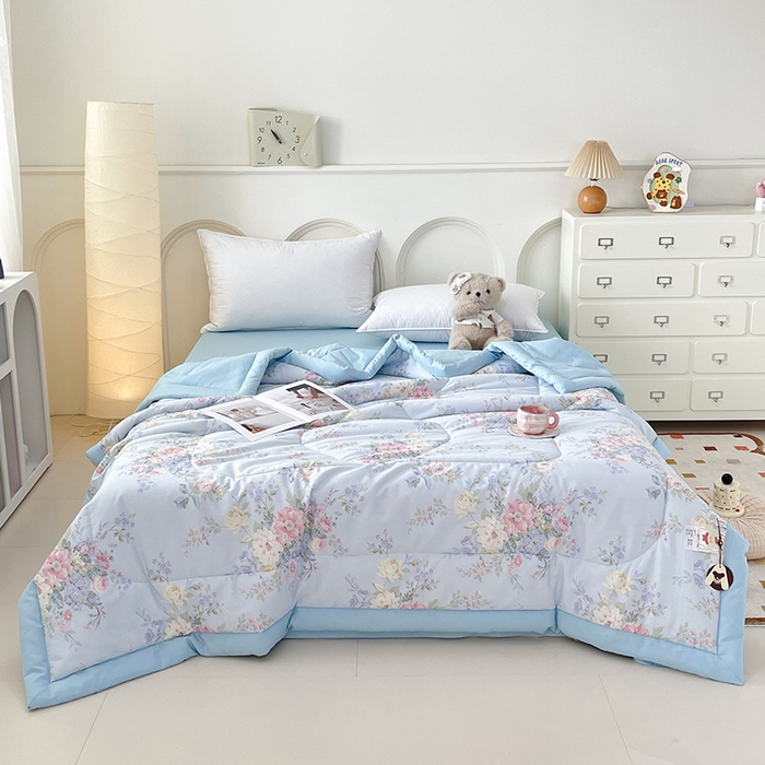 91家纺网 家纺一手货源 找家纺 宜家坊 2025新款全棉夏被碎花卡通小清新简约纯棉夏凉被夏被四件套三件套 花团锦簇