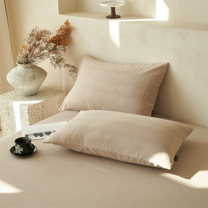 91家纺网 家纺一手货源 找家纺 金鹰 2025新款A类纯棉水洗棉三层流年提花大豆夏被四件套 流年-浅驼