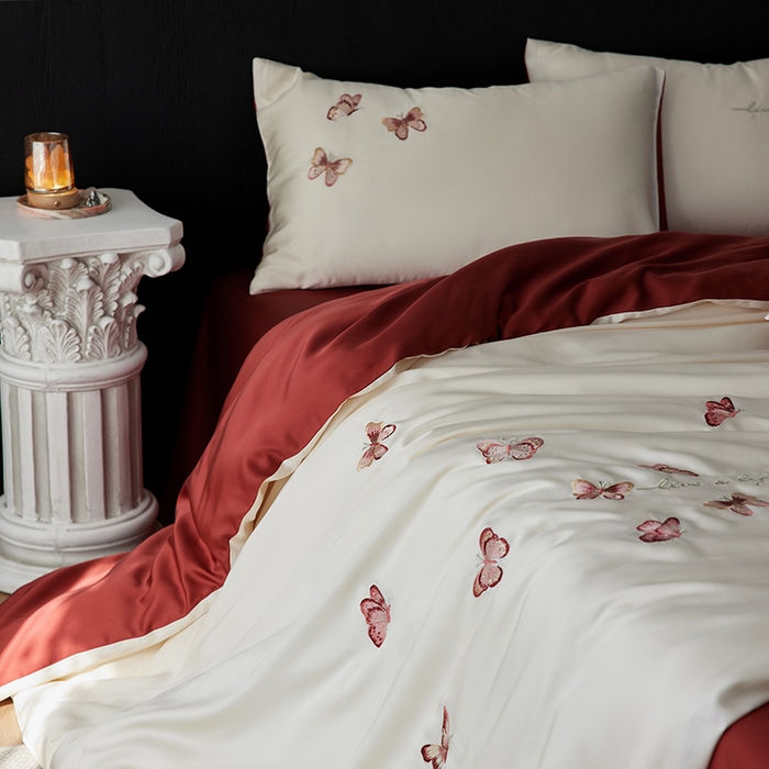 91家纺网 家纺一手货源 找家纺 安莱生活 2025兰精进口60S天丝绣花四件套（红色系列） 绮梦红蝶