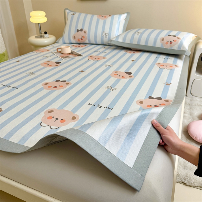 91家纺网 家纺一手货源 找家纺 雯豆2025夏季新品冰藤印花凉席三件套平铺绑带款冰丝凉席三件套 冰藤席-绑带款-熊先生