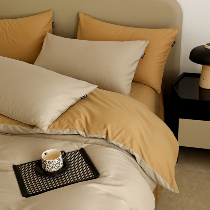 91家纺网 家纺一手货源 找家纺 2025年纯色双拼60支纯棉被套 岩石灰+卡其