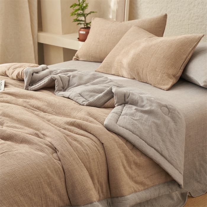 91家纺网 家纺一手货源 找家纺 金鹰2025新款A类纯棉皱皱纱大豆夏被四件套全棉夏凉被空调被 皱皱纱-奶茶棕
