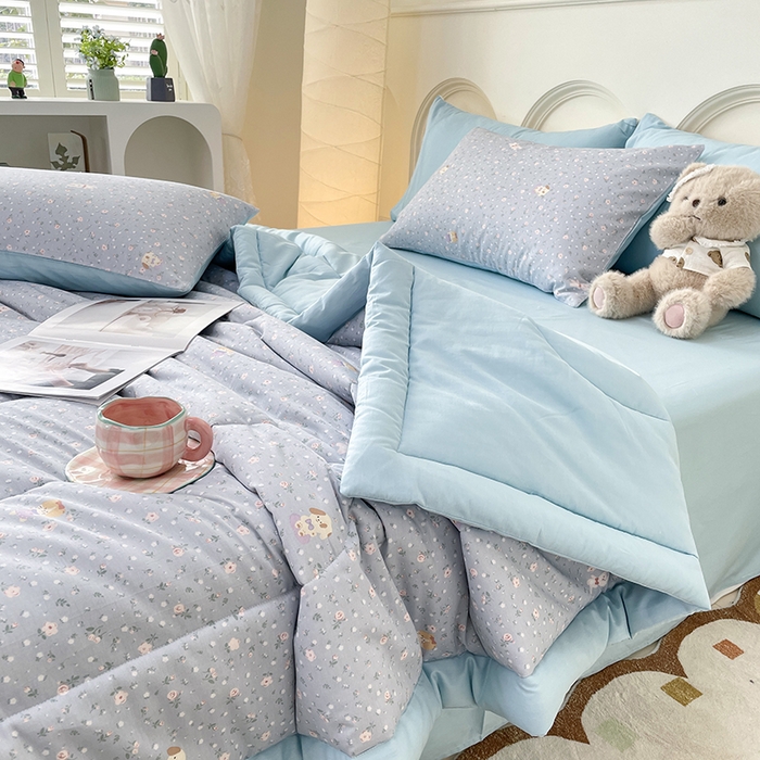 91家纺网 家纺一手货源 找家纺 宜家坊 2025新款全棉夏被碎花卡通小清新简约纯棉夏凉被夏被四件套三件套 嘉兰