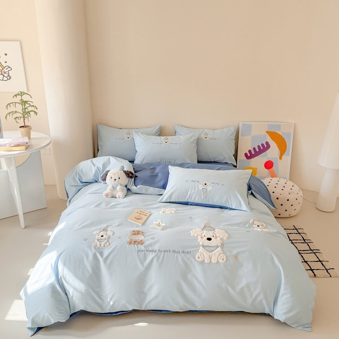 91家纺网 家纺一手货源 找家纺 2025新款全棉水洗棉贴布卡通四件套-泡芙狗狗  泡芙狗狗-蓝